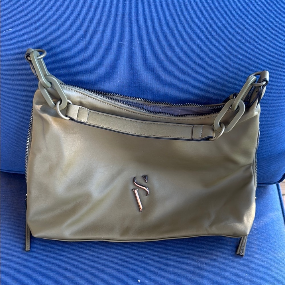 Vera Wang Green Shoulder Bag with Slouchy Design
